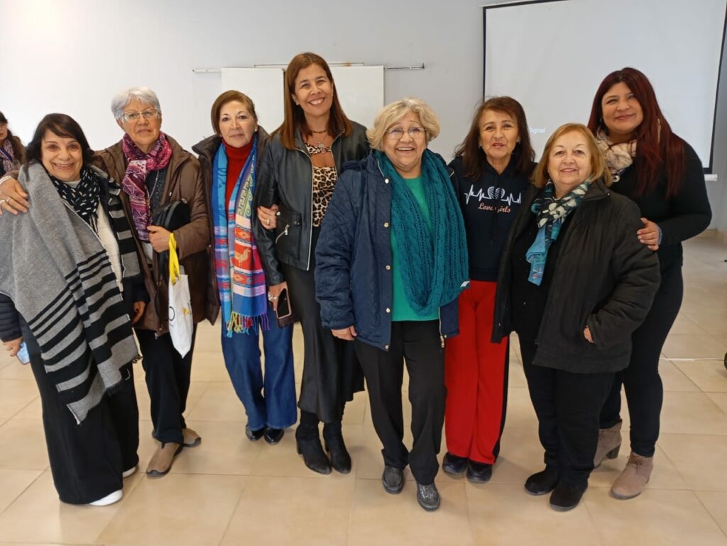 Exitoso encuentro para promover el buen trato a los adultos mayores